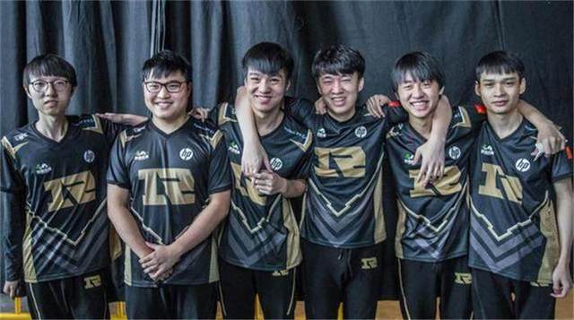 训梯队球员 训梯队球员