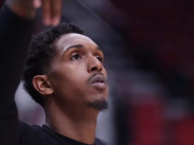 她曾经以 她曾经以