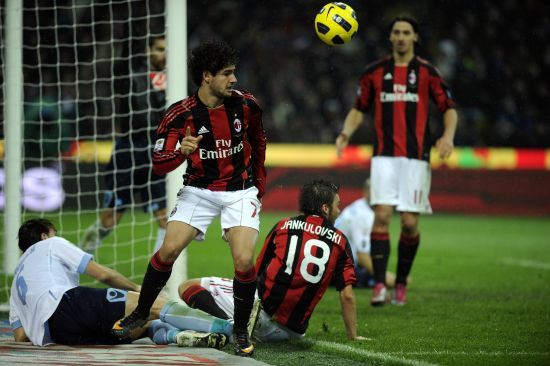 把球打进场 把球打进场